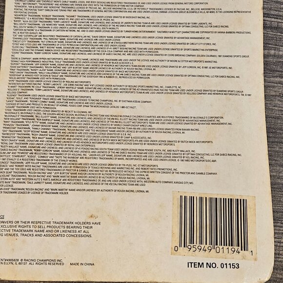 Racing Champions Mark Martin Valvoline Ford Thunderbird -- ITEM #3093 - Picture 2 of 2